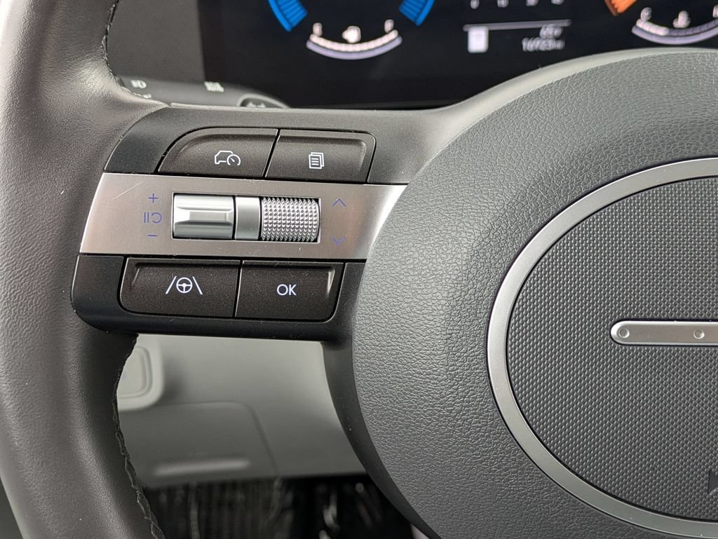 Used 2025 Hyundai Kona SEL FWD image 34