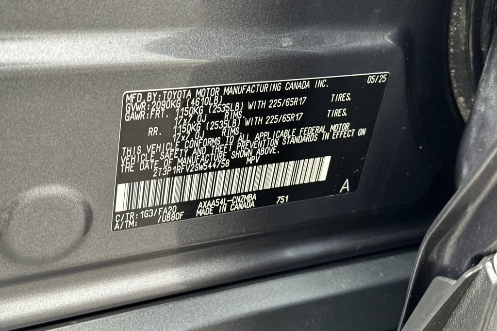 Used 2025 Toyota RAV4 XLE AWD/4WD image 31