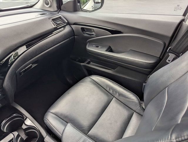 Used 2019 Honda Pilot Touring image 18