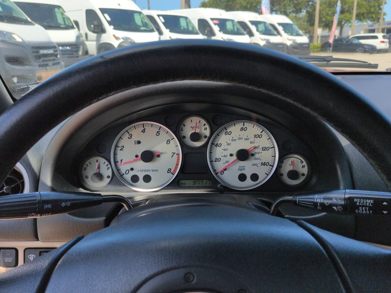Used 2003 MAZDA MX-5 Miata RWD image 19