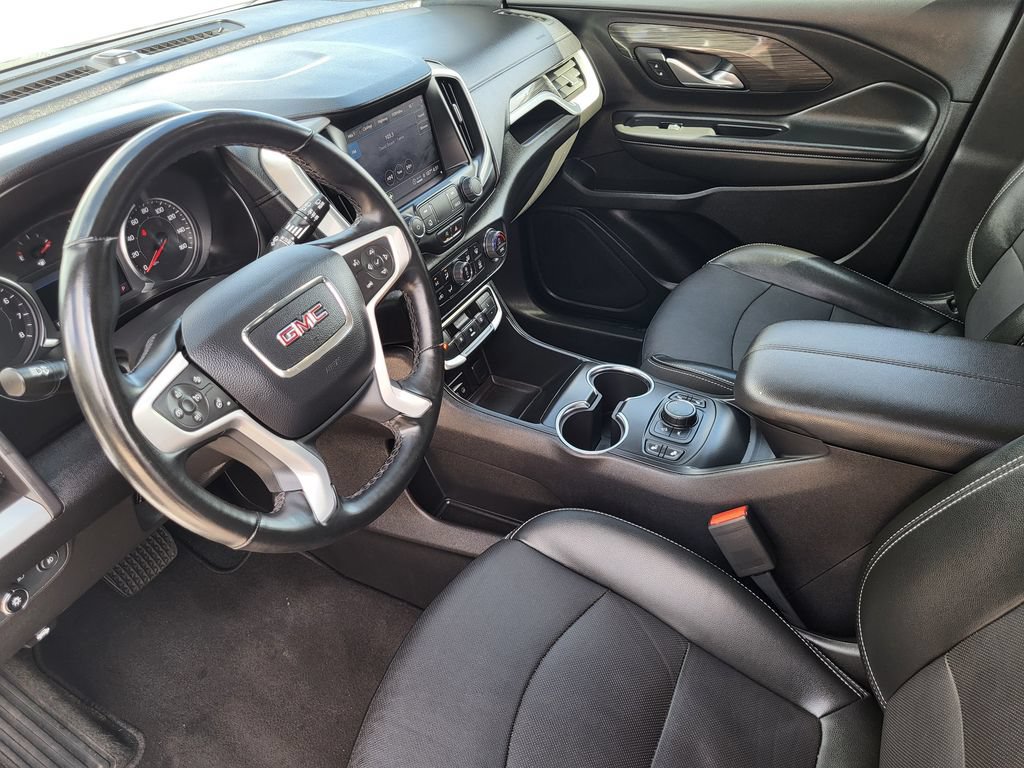 Used 2024 GMC Terrain SLT AWD/4WD image 10