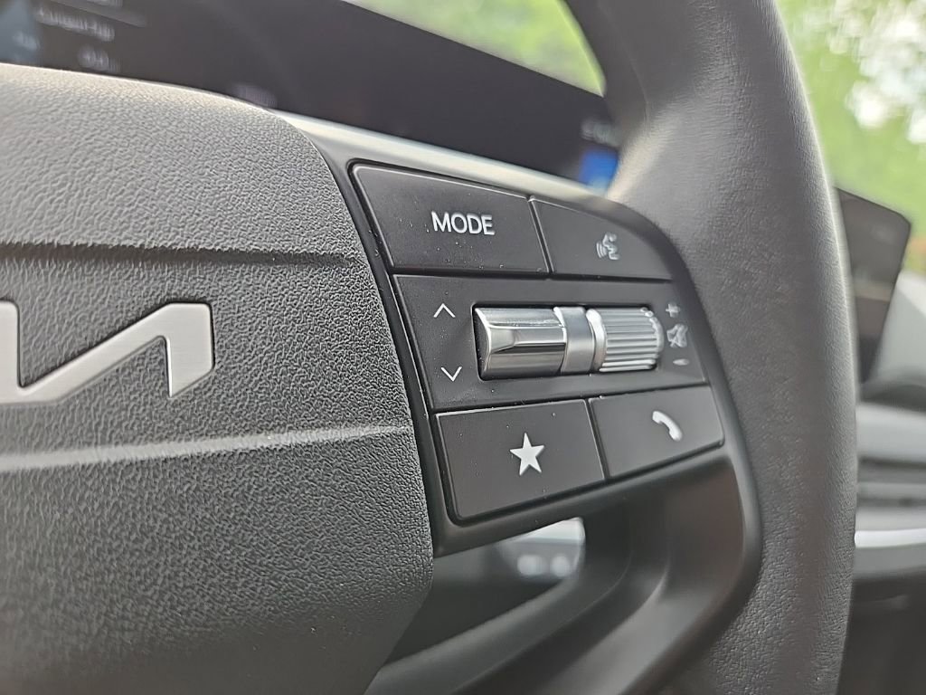Certified 2025 Kia K4 FWD image 14
