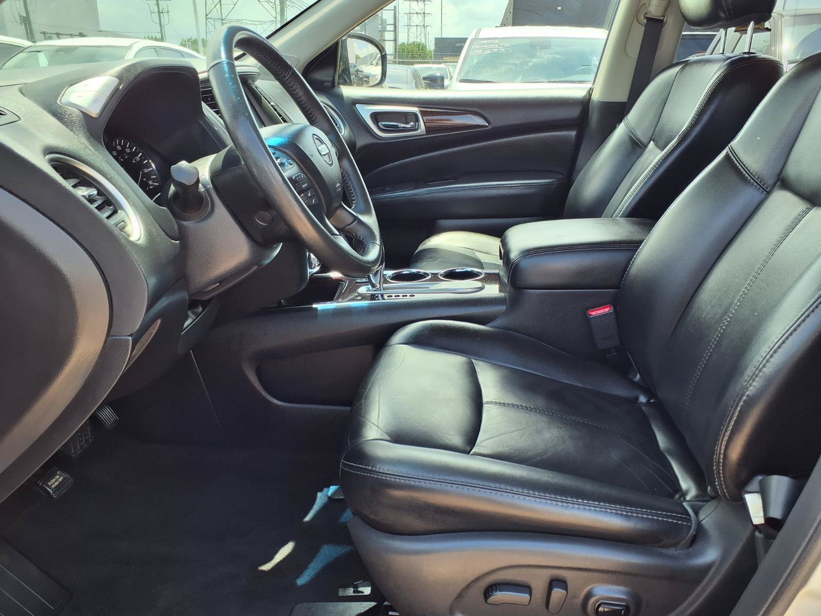 Used 2015 Nissan Pathfinder SL w/ SL Premium Package FWD image 12