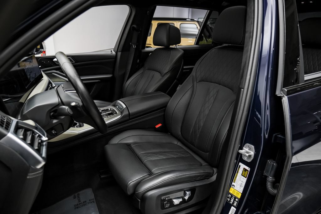 Used 2024 BMW ALPINA XB7 AWD/4WD image 28