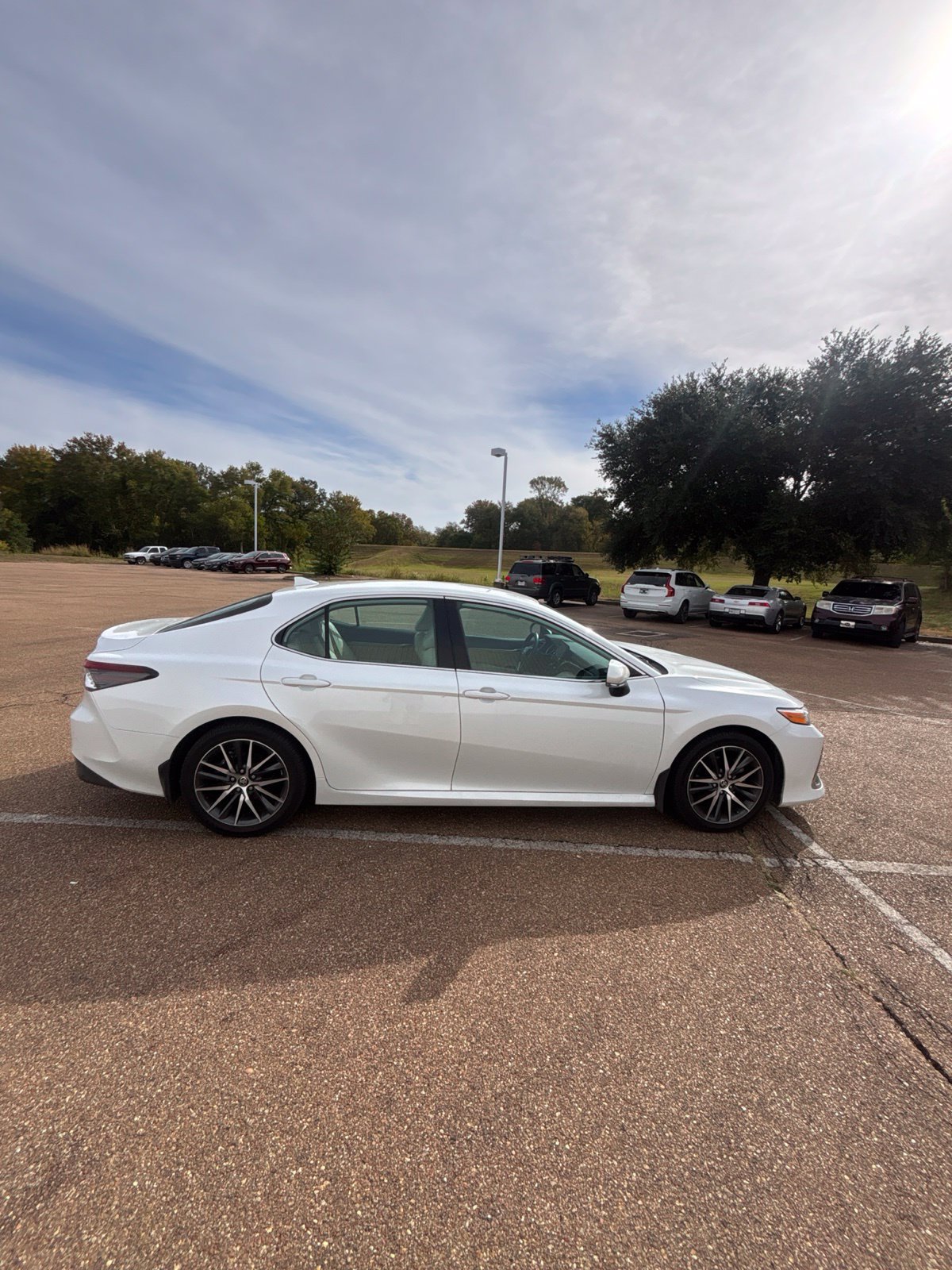 Used 2022 Toyota Camry XLE FWD image 11