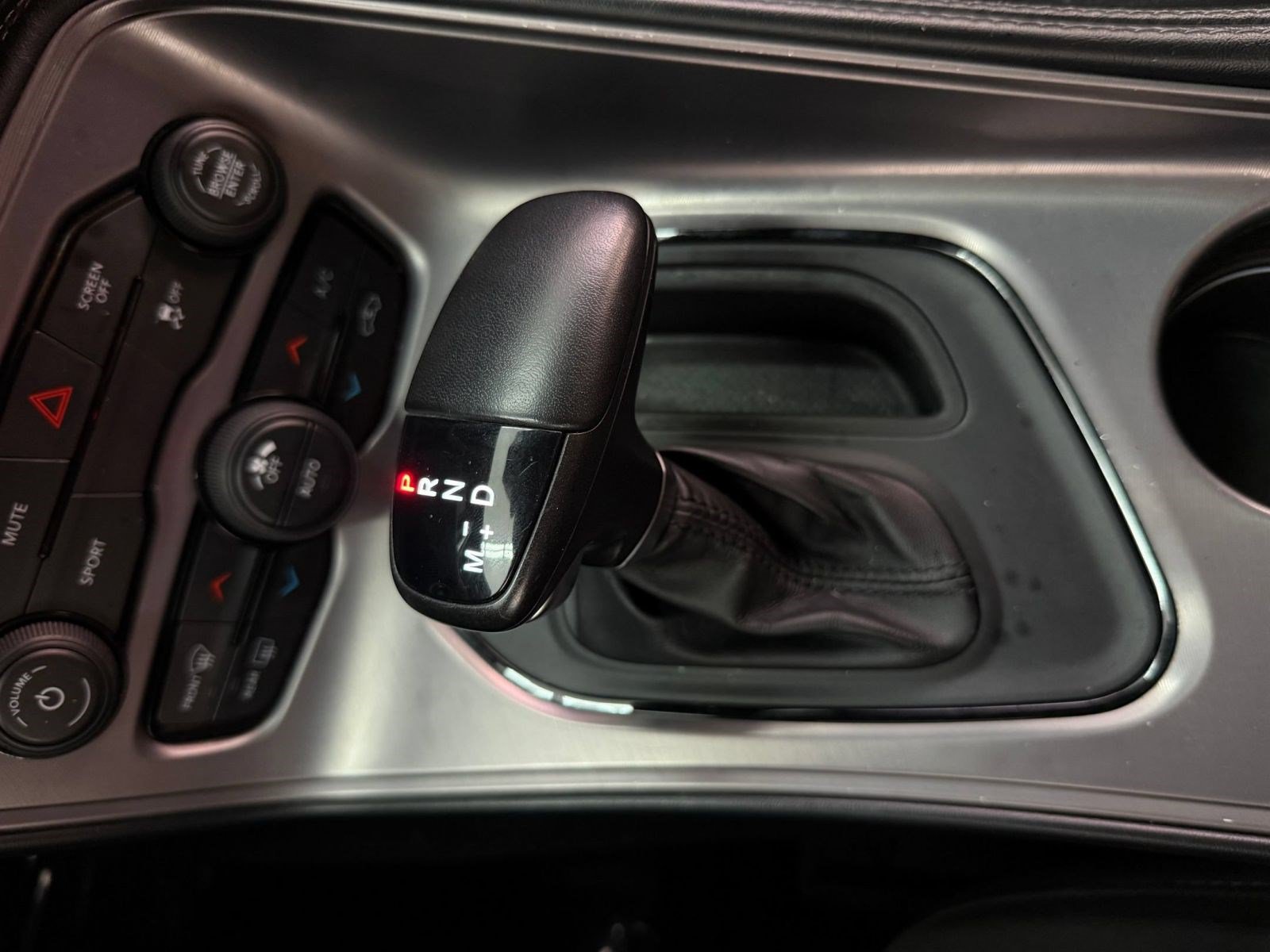Used 2023 Dodge Challenger SXT RWD image 15