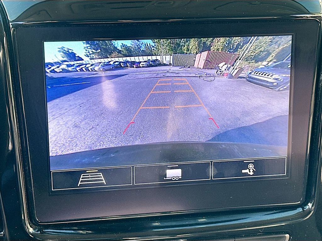 Used 2020 Chevrolet Traverse LT w/ Driver Confidence II Package image 11