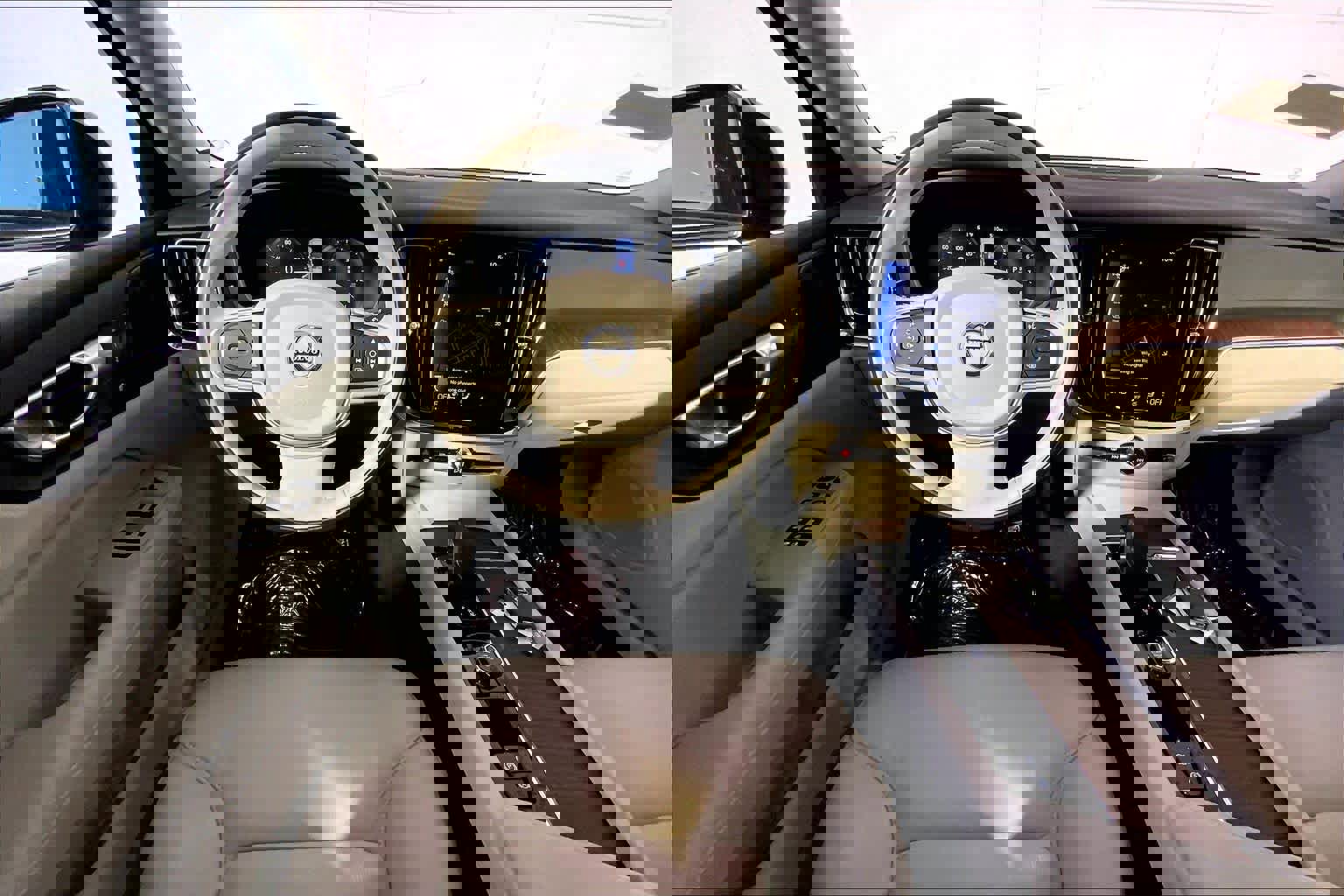 Used 2022 Volvo S60 B5 Momentum w/ Premium Package image 5