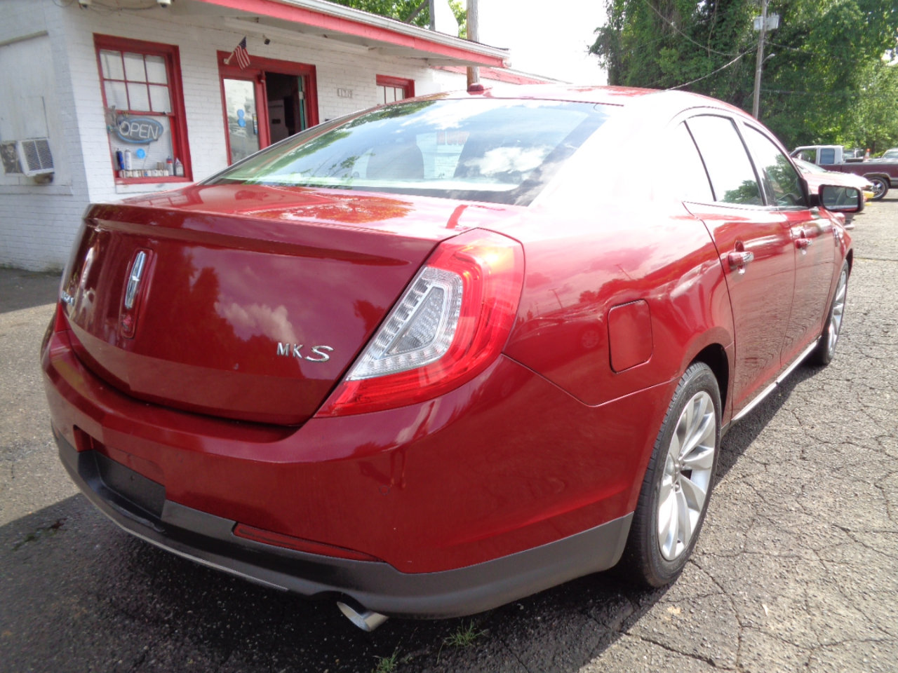 Used 2014 Lincoln MKS Sedan image 5