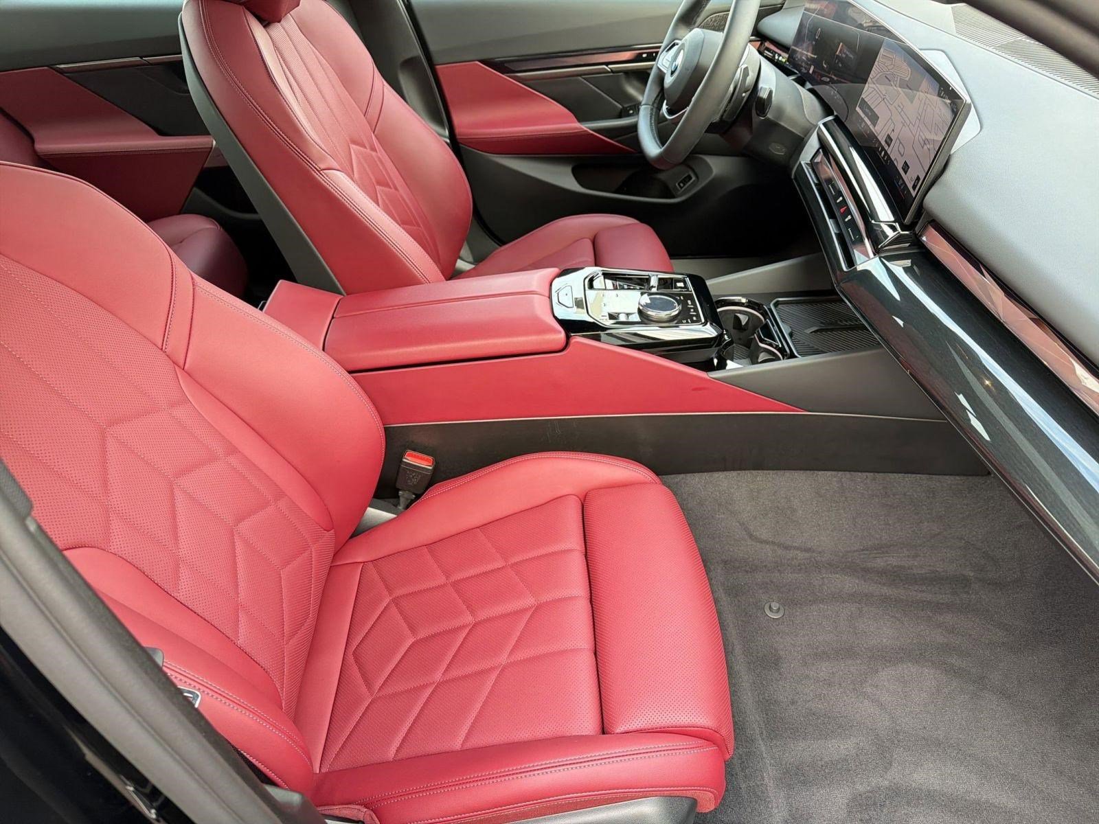 Certified 2026 BMW 540i xDrive image 31