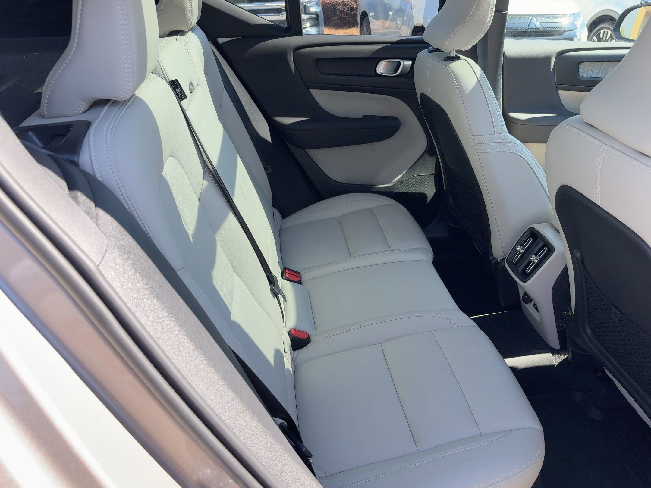 Used 2023 Volvo XC40 B5 Plus w/ Climate Package image 29