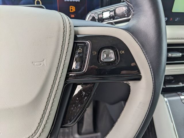 Used 2025 Lincoln Aviator AWD image 36