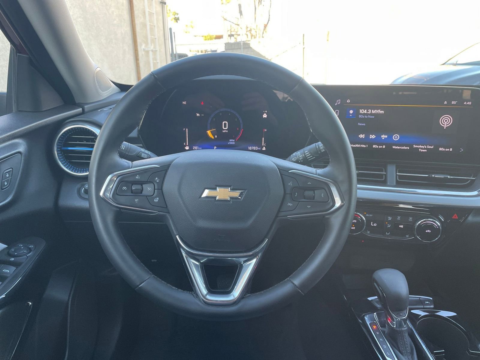 Used 2025 Chevrolet Trax LT w/ LT Convenience Package image 33