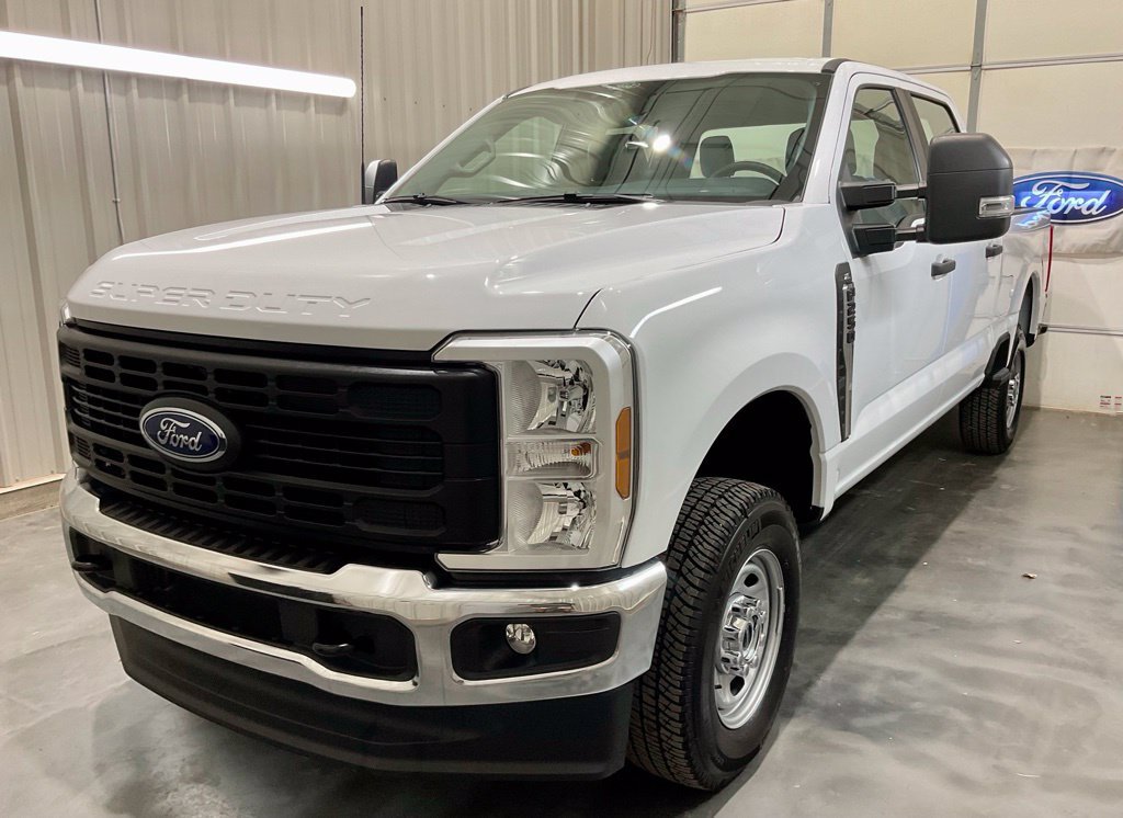 Used 2025 Ford F250 XL w/ FX4 Off-Road Package AWD/4WD image 3