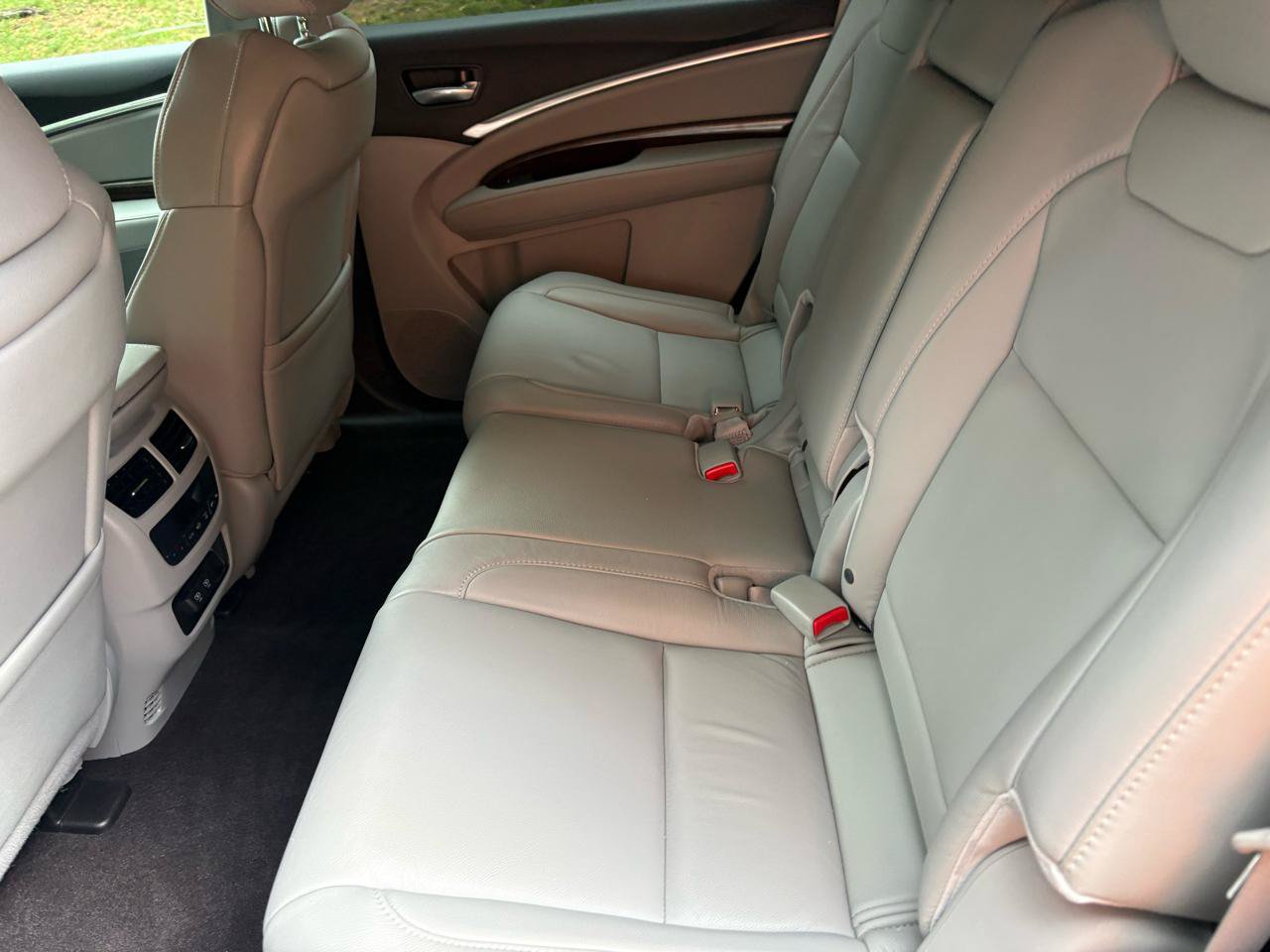 Used 2020 Acura MDX SH-AWD image 17