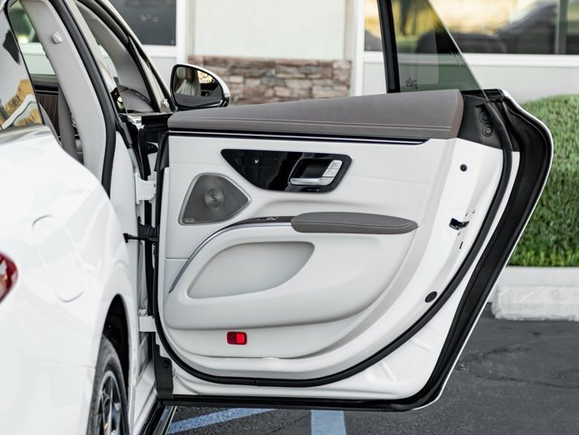 Used 2022 Mercedes-Benz EQS 450+ Sedan image 22