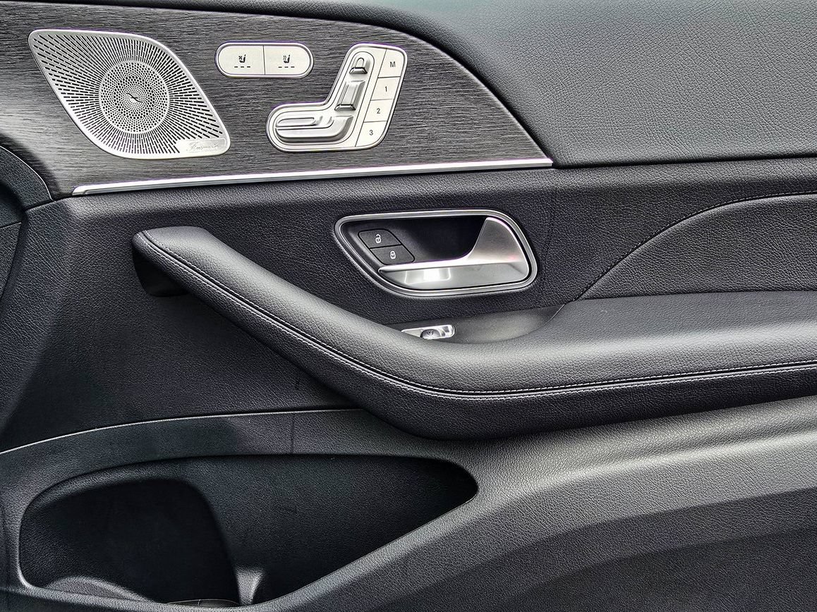 New 2026 Mercedes-Benz GLS 580 4MATIC image 40
