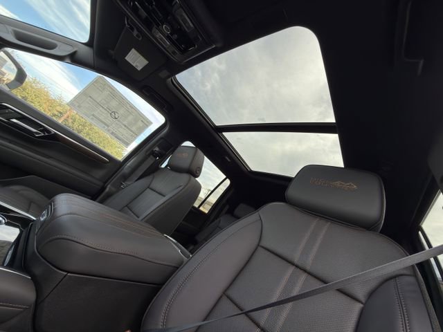 New 2026 Chevrolet Suburban High Country AWD/4WD image 19