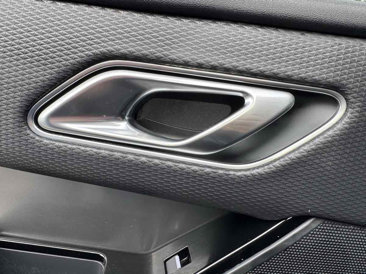 Used 2020 Land Rover Range Rover Velar S image 44