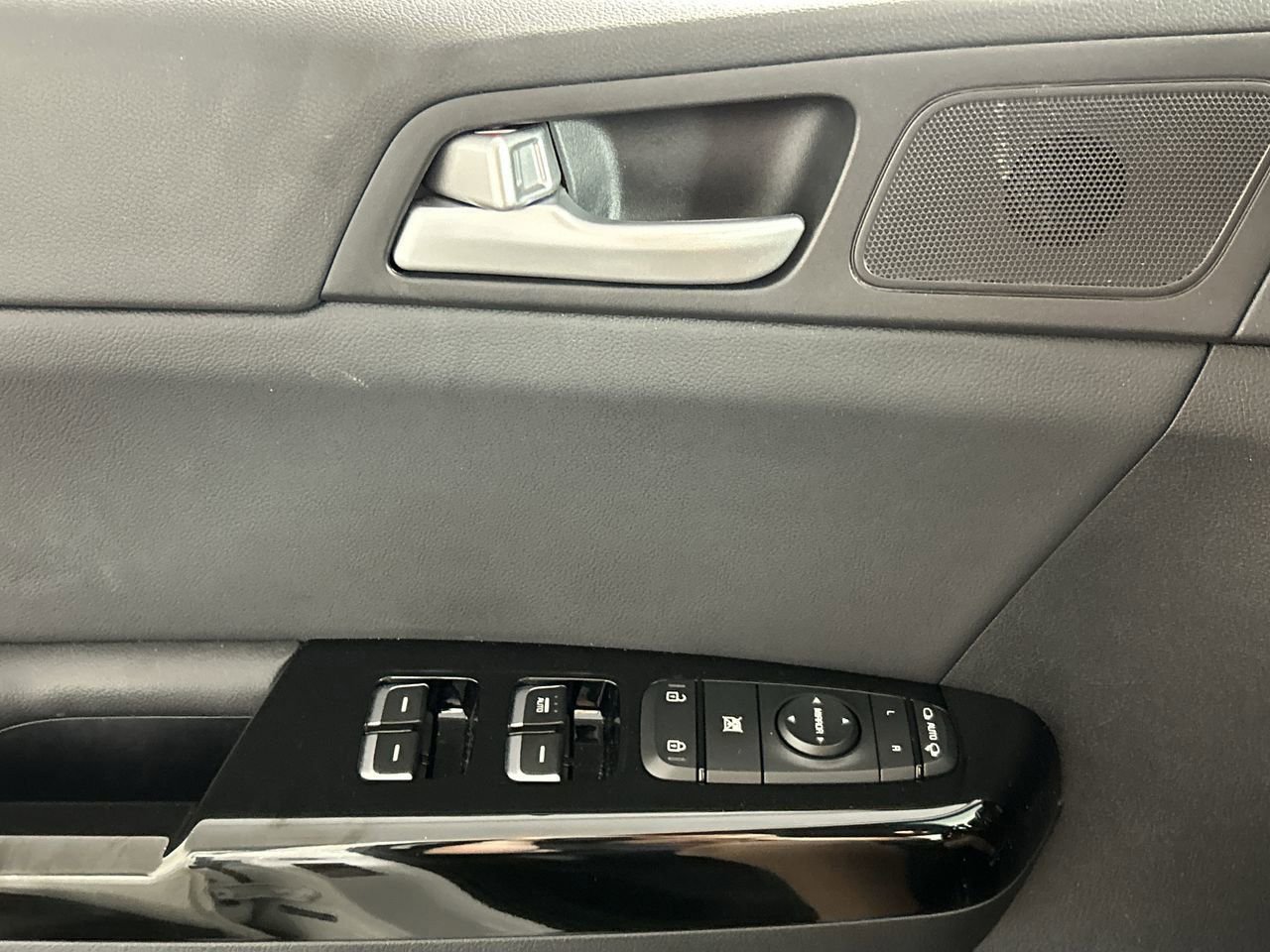 Used 2021 Kia Sportage EX FWD image 18