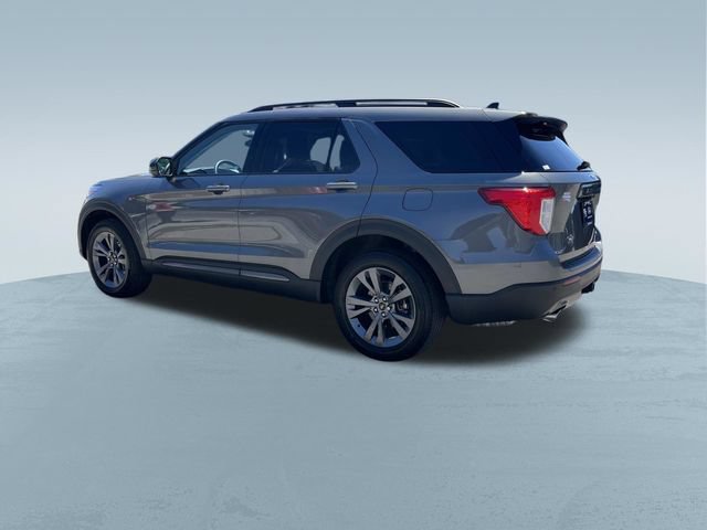 Used 2023 Ford Explorer XLT w/ Equipment Group 202A AWD/4WD image 8