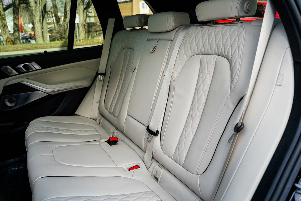 Certified 2025 BMW X5 M60i image 18