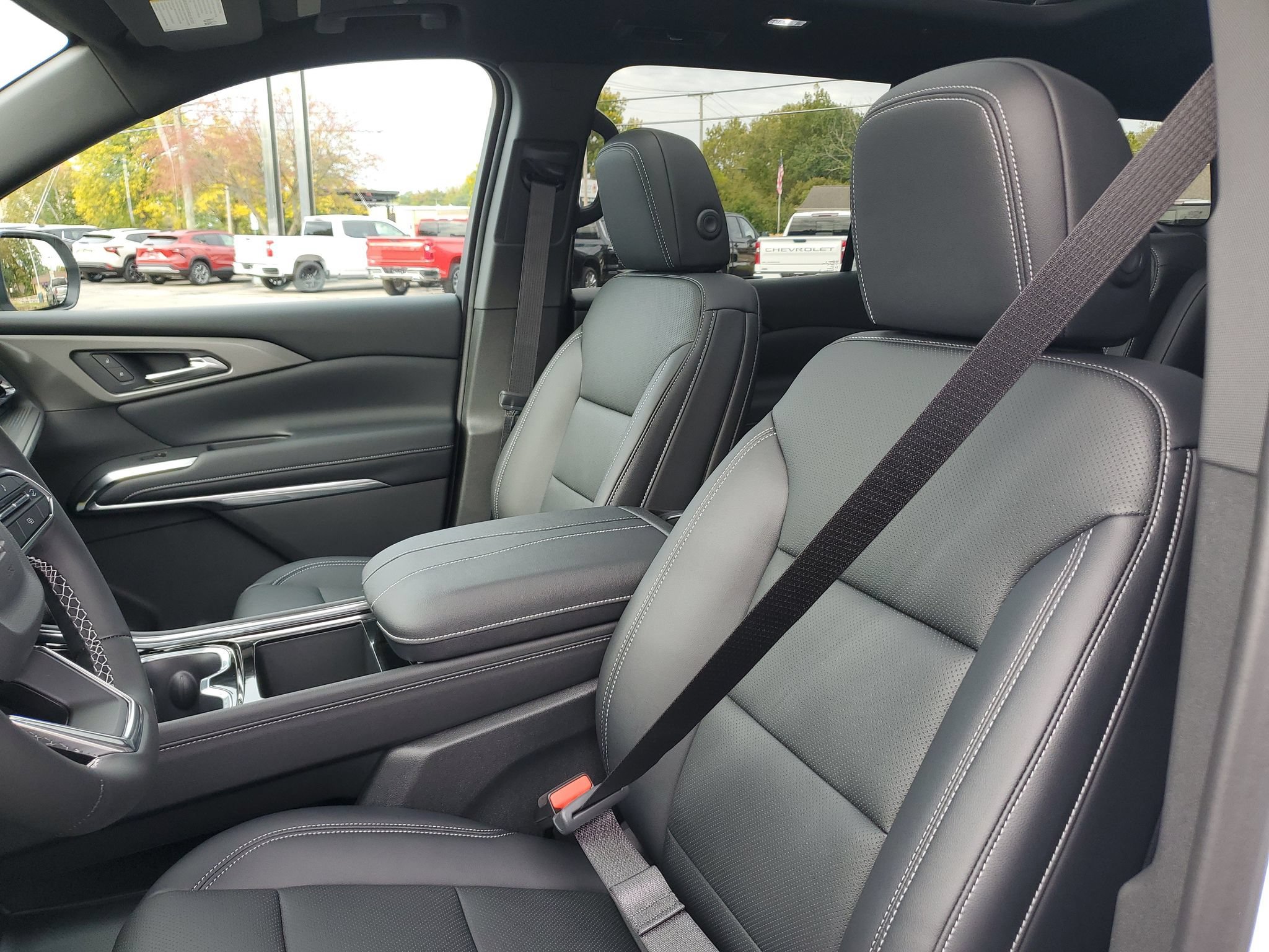 New 2027 Chevrolet Traverse LT w/ Driver Confidence Package AWD/4WD image 16