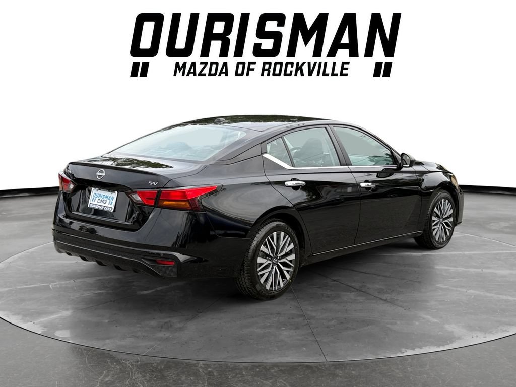 Used 2024 Nissan Altima 2.5 SV FWD image 6