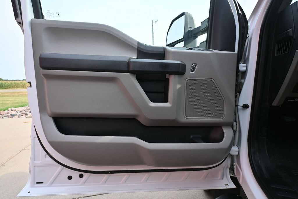 Used 2019 Ford F550 4x4 Regular Cab Super Duty image 28