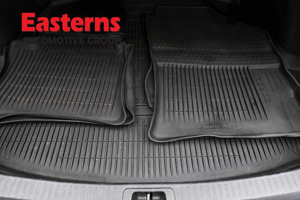 Used 2023 Toyota Corolla LE w/ Carpet Mat Package (TMS) FWD image 9