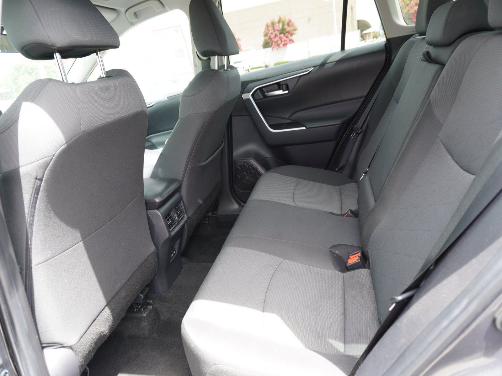 Used 2025 Toyota RAV4 XLE AWD/4WD image 13