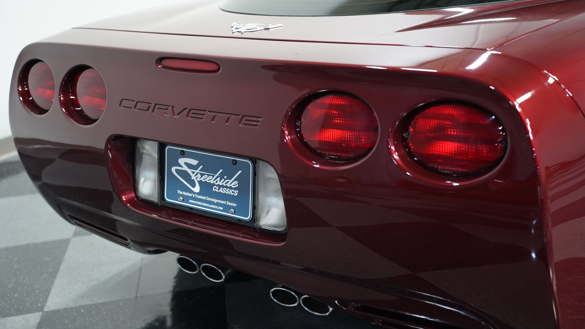 Used 2003 Chevrolet Corvette 50th Anniversary Edition w/ Preferred Equipment Group image 21
