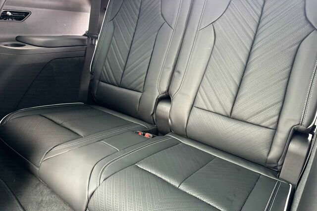 New 2026 Cadillac Vistiq Platinum image 15