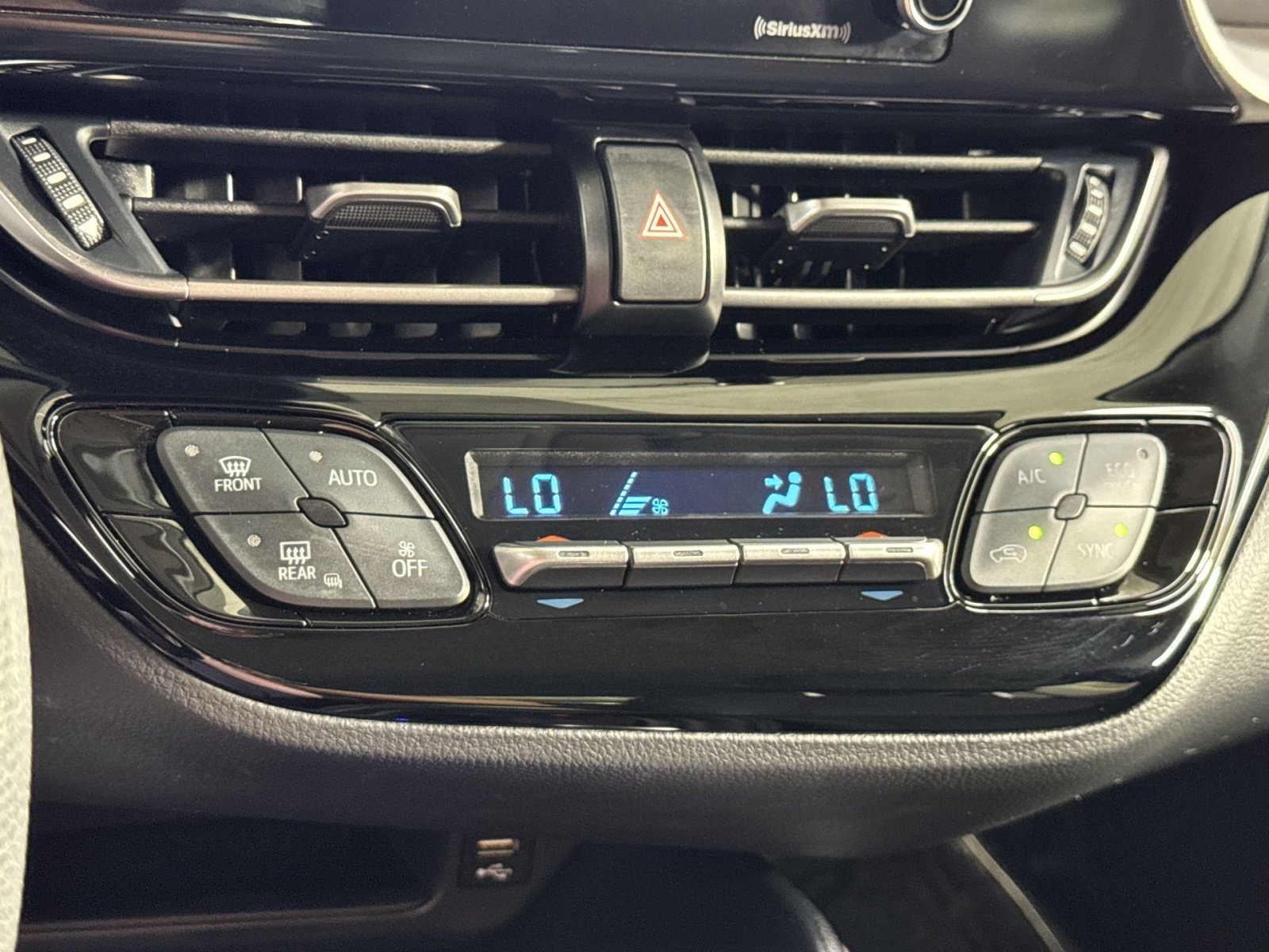 Used 2021 Toyota C-HR LE FWD image 33
