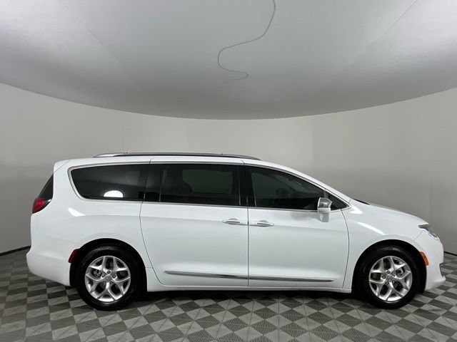 Used 2020 Chrysler Pacifica Limited FWD image 4