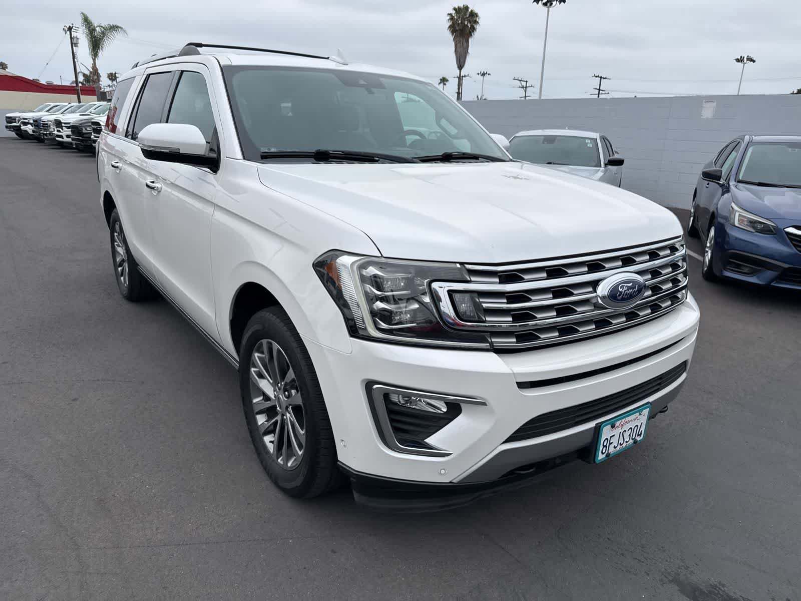 Used 2018 Ford Expedition Limited w/ Equipment Group 301A AWD/4WD image 7