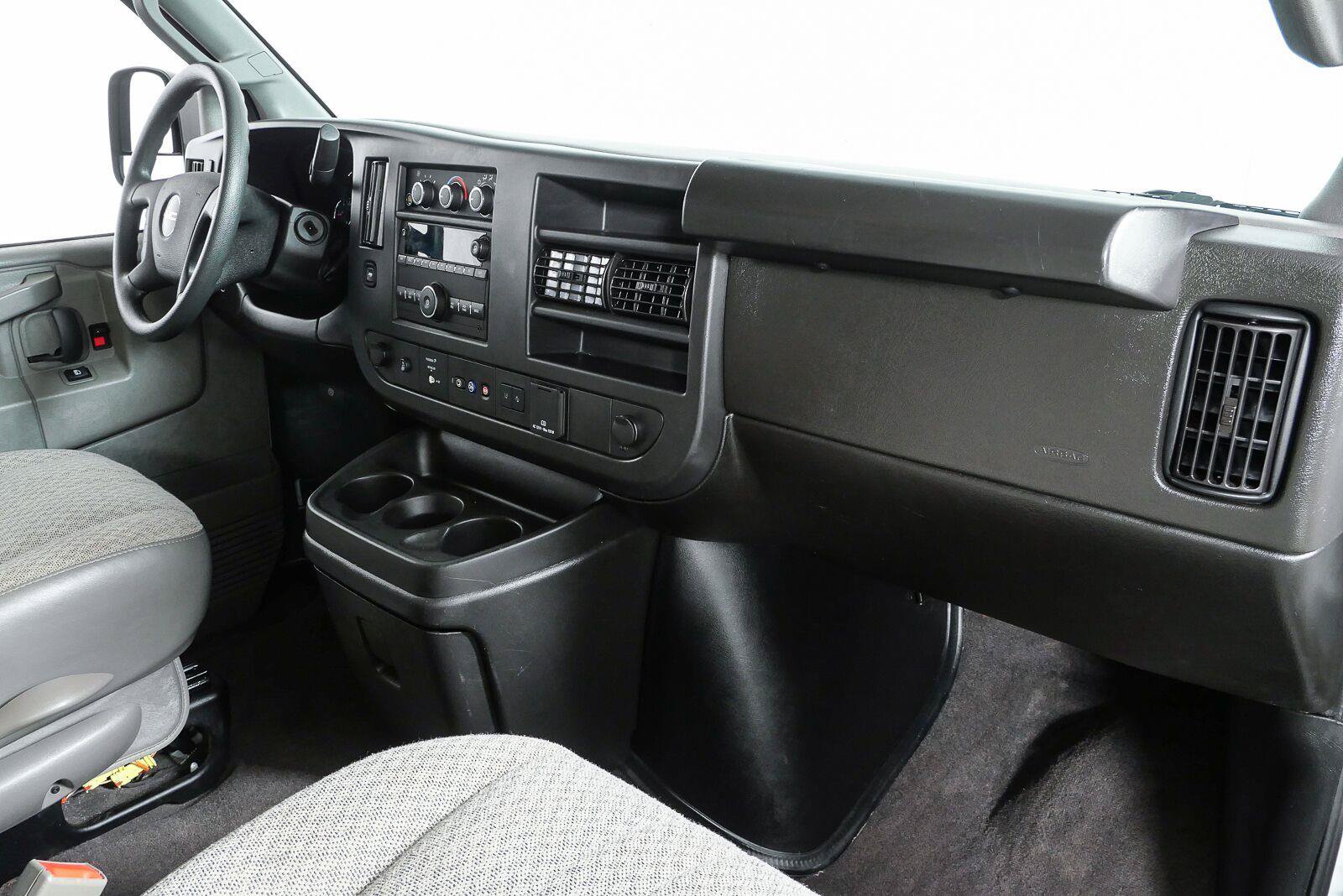 Used 2025 GMC Savana 3500 LT w/ LT Preferred Equipment Group RWD image 20