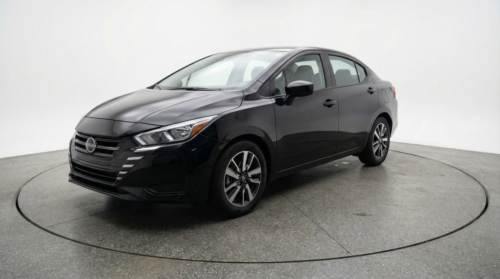 Used 2025 Nissan Versa SV image 3