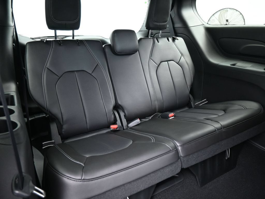 New 2026 Chrysler Pacifica Select w/ S Appearance Package FWD image 40