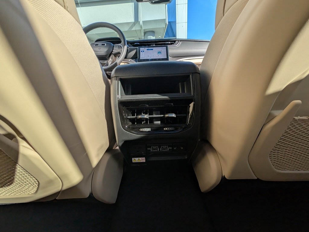 New 2025 Jeep Grand Cherokee Limited image 17