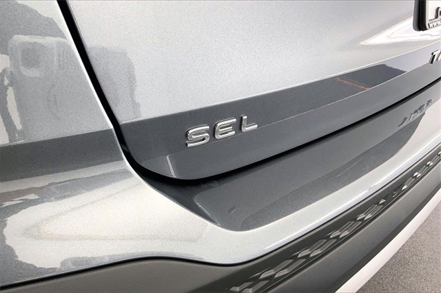 New 2026 Volkswagen Taos SEL image 13