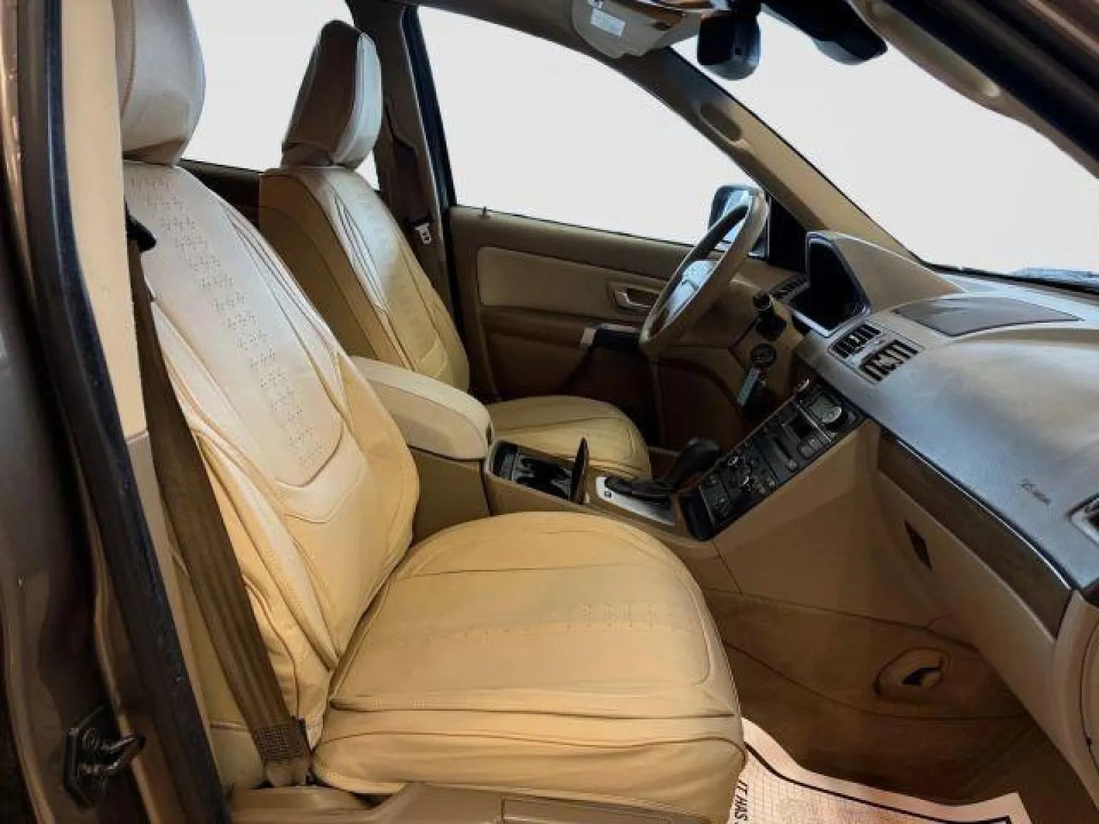 Used 2010 Volvo XC90 3.2 image 17