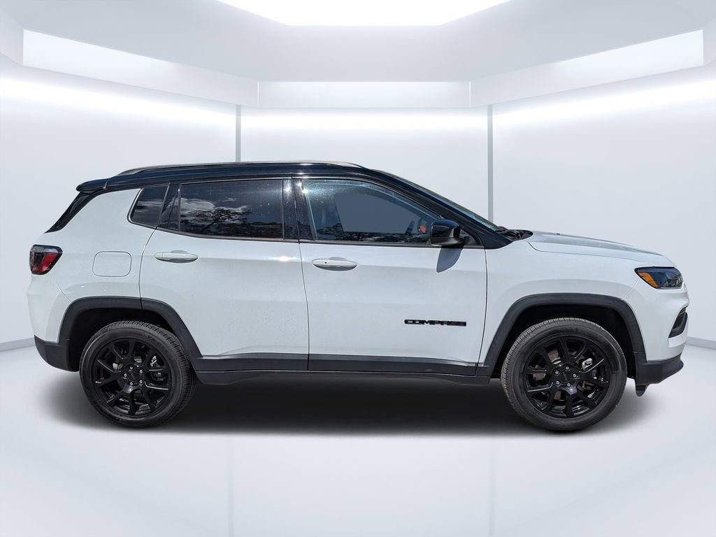 Used 2023 Jeep Compass Altitude image 2
