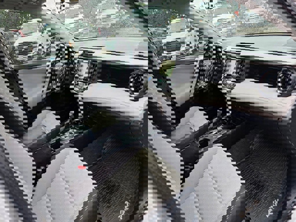 Used 2016 Toyota RAV4 XLE image 26