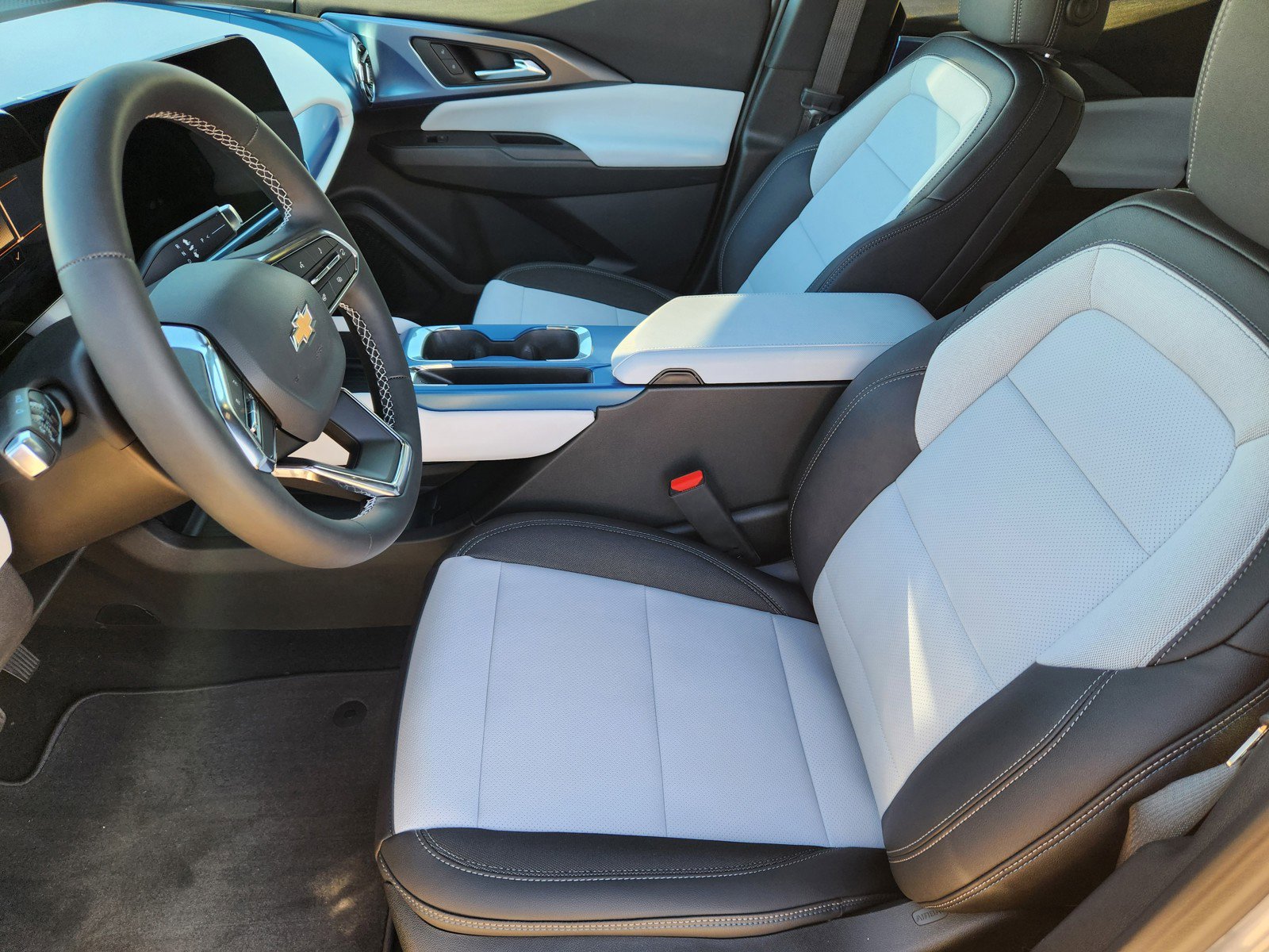 New 2026 Chevrolet Equinox EV LT image 9