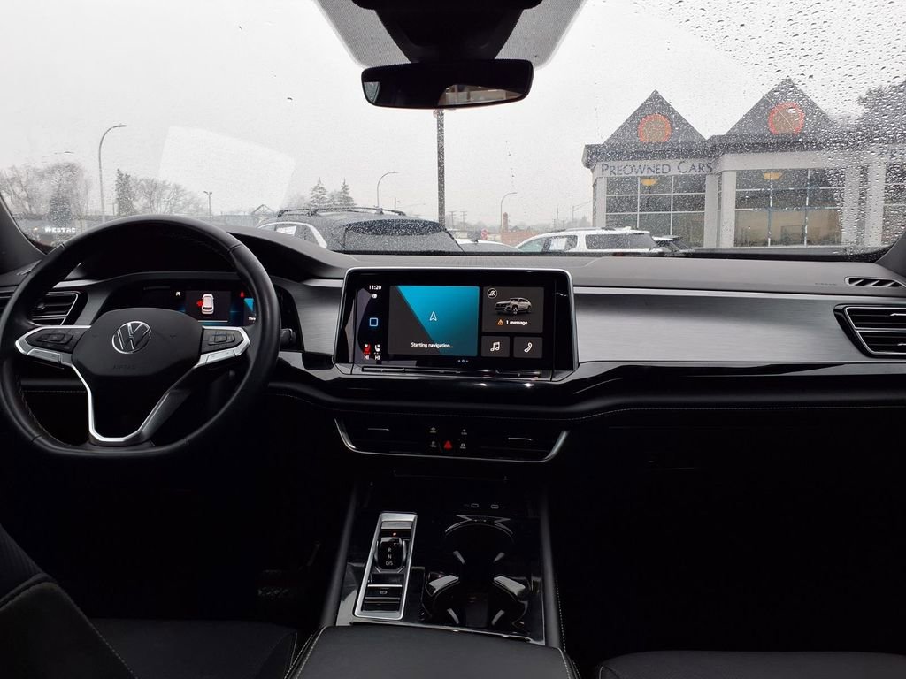 Used 2025 Volkswagen Atlas Cross Sport SE image 8