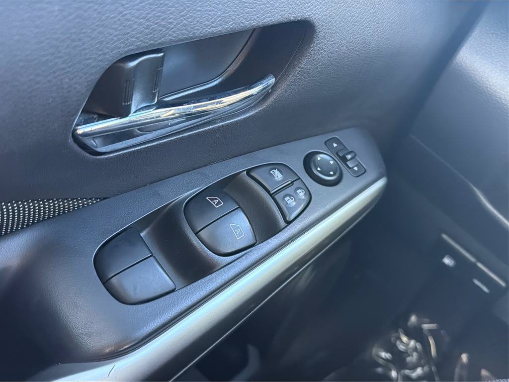 Used 2020 Nissan Kicks SV FWD image 23