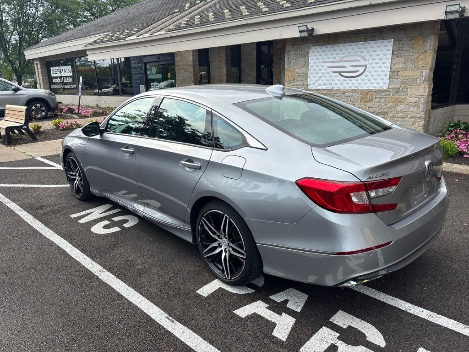 Used 2022 Honda Accord Touring image 4