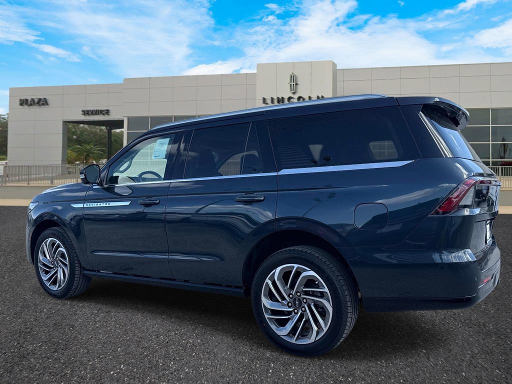 New 2026 Lincoln Navigator Reserve image 5