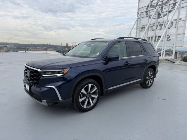 Certified 2025 Honda Pilot Touring image 11